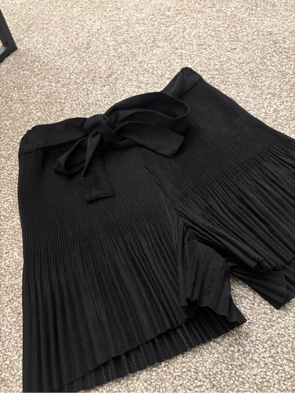 Zara Black Elastic-Waist Pleated Shorts - night out shorts
